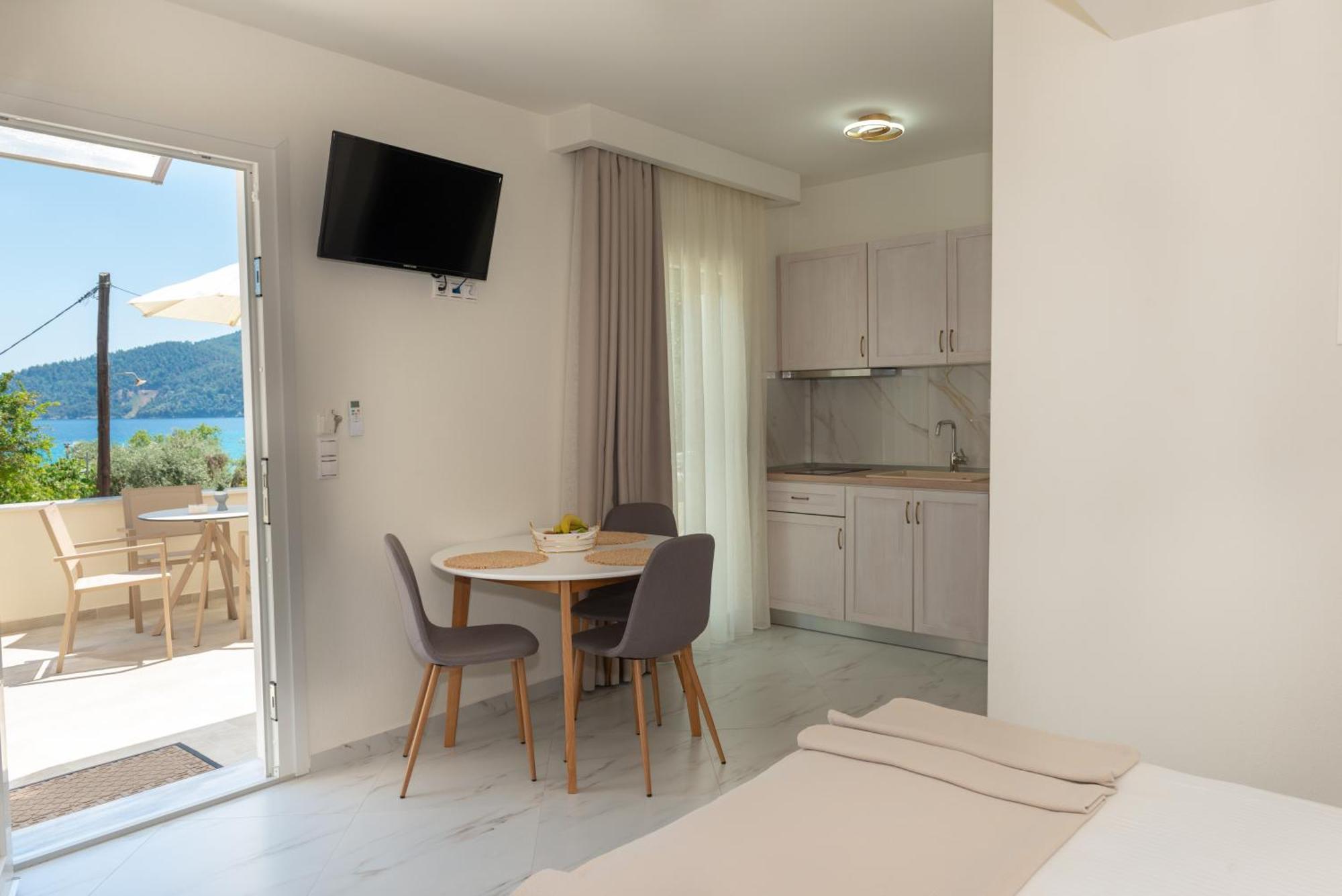 Anna Apartments Chrisi Ammoudia Eksteriør billede
